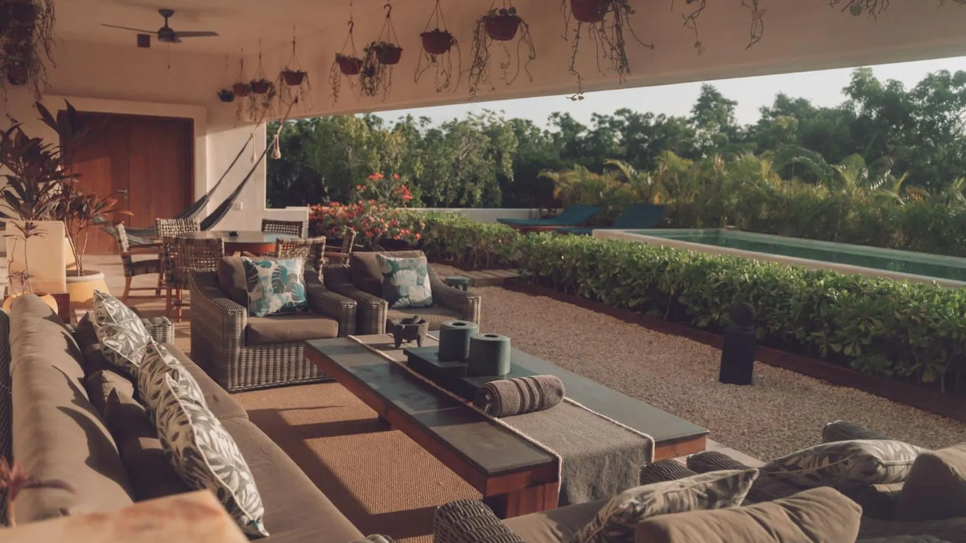 Casa Viento Private Pool Garden 12Min To Beach contacts